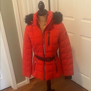Elegant Red Puffer Jacket with Fur Trim